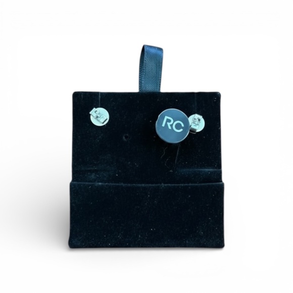 Ring Concierge Mini Round Illusion Diamond Studs - Picture 4 of 5